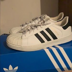 Adidas superstars